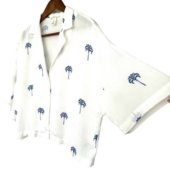 H&M  button down shirt, cropped & oversized, with dolman cut 3/4 sleeves - Picture 5 of 10